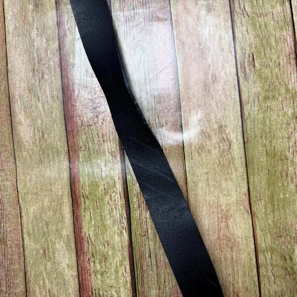 True Religion Mens Black Leather Horseshoe Buckle Belt Saffiano Texture Size 32